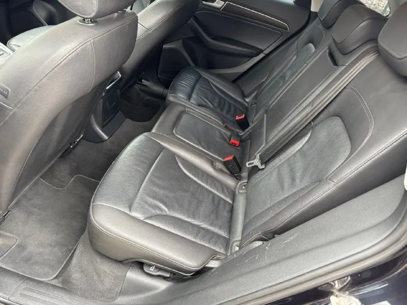 Audi q5 2015 2.0 tfsi автомат 8ст. 175.000 км пробег 1.850 руб луганск +79595700925 возможен обмен, продажа в кредит автомобиль в отличном состоянии, полностью обслужен и не требует вложений, новая турбина на гарантии, масло, фильтра поменяны в двигателе и кпп, новые тормозные диски/колодки. по кузову без изъянов без ваговских болячек, крашено 2 детали вторичка без шпаклевки. на красивых оригинальных 20х дисках (2 комплекта резины) 2 оригинальных ключа. хорошая комплектация: кожаный салон эл привод сидений/ эл. привод багажника, старт/стоп, автохолд, эл. ручник, датчик света/дождя 📞 звоните: +7(959)5700925 - фотография - 8