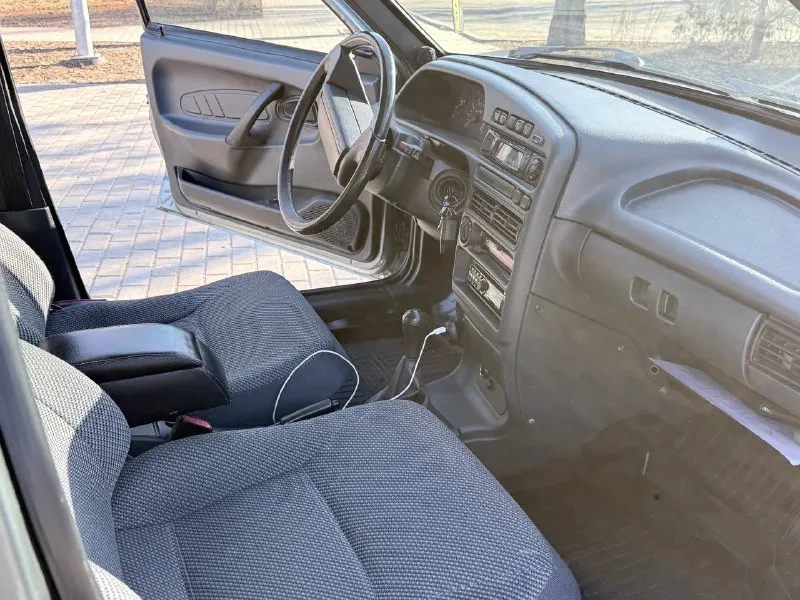 Ваз 2114 2012 читстый год пробег 84450км родной автотека зеленая родной окрас все остекление заводское днище белое вложений не каких дорогая музыка с хорошей акустикой сигнализация центр замок парктроники техника без вложений второй комплект колес на дисках оформление любое диагностическая карта есть осмотр донецк 365.000руб +79494143810 📲 tg: н н 📞 звоните: +7(949)4143810 - фотография - 7