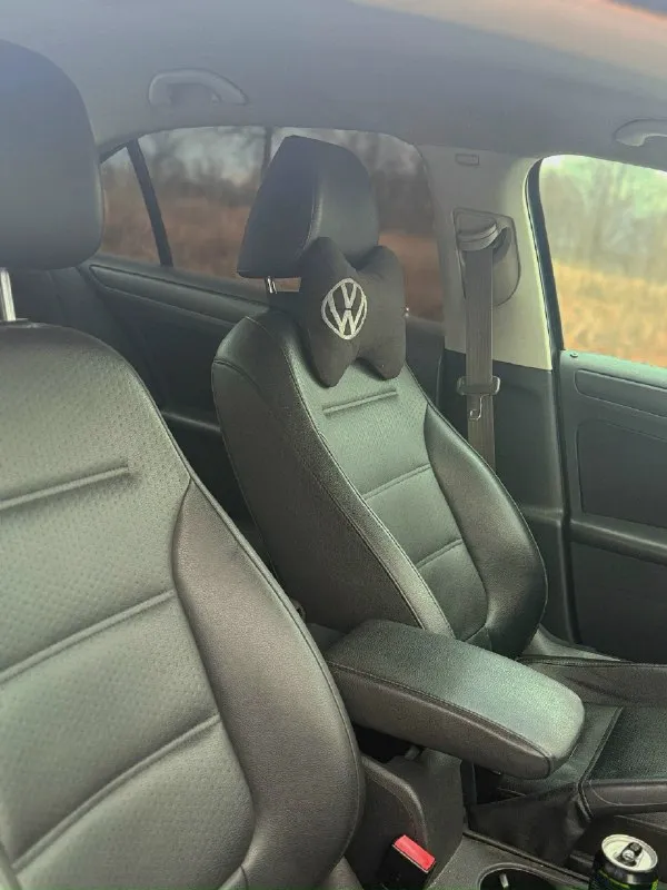 Продам volkswagen jetta 2013 мотор 1.8 тубро, работает хорошо, без нареканий, едет отлично. коробка автомат 6ст. aisin 09g, работает также отлично. пробег родной 174.000 мили. салон кожа в очень ухоженном состоянии. по функционалу все работает. приехала в днр в 2021. переоформление без проблем. по кузову есть недочеты в виде сколов по капоту, бамперу. 1.250.000₽ торг +79494032658 📞 звоните: +7(949)4032658 - фотография - 4