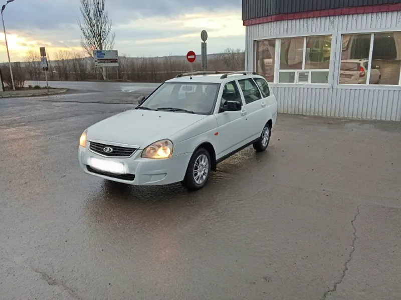 Доброго времени суток продам ваз приора 2013 года выпуска машина в хорошем состояние как внешне так и технически всё работает всё светится машина надёжная не где не подводила езжу каждый день двигатель 16v 124 клапана не гнёт работает ровно масло не ест кпп работает хорошо не хрустит не выбивает техническая часть отлично комплектация abs электрорегулировка стёкл стеклоподъемники эур подушка безопасности обычная музыка дно пороги не гнилые машина сел и поехал без заморочек осмотр (макеевка) тел (+79493540754 иван ) цена (390.000₽) торг при осмотре 📞 звоните: +7(949)3540754 - фотография - 3