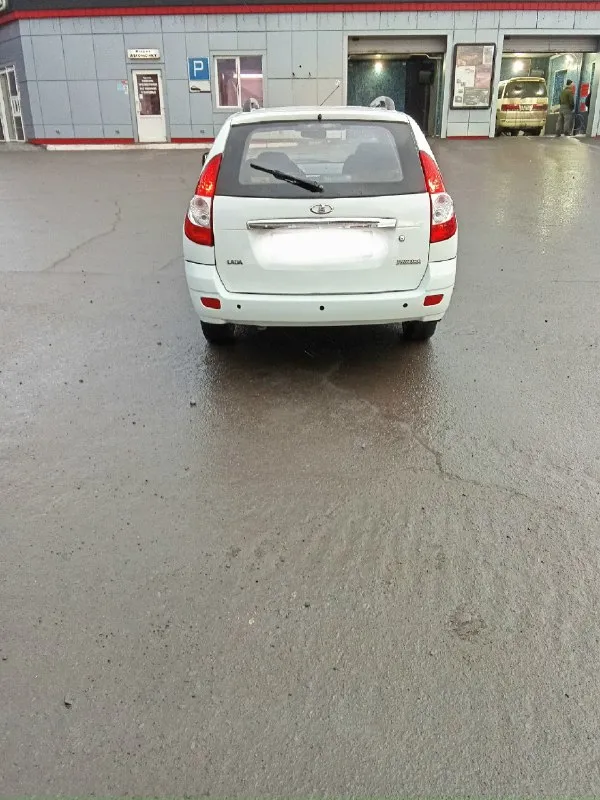 Доброго времени суток продам ваз приора 2013 года выпуска машина в хорошем состояние как внешне так и технически всё работает всё светится машина надёжная не где не подводила езжу каждый день двигатель 16v 124 клапана не гнёт работает ровно масло не ест кпп работает хорошо не хрустит не выбивает техническая часть отлично комплектация abs электрорегулировка стёкл стеклоподъемники эур подушка безопасности обычная музыка дно пороги не гнилые машина сел и поехал без заморочек осмотр (макеевка) тел (+79493540754 иван ) цена (390.000₽) торг при осмотре 📞 звоните: +7(949)3540754 - фотография - 4