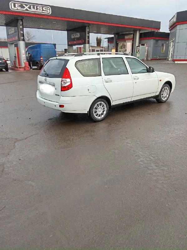 Доброго времени суток продам ваз приора 2013 года выпуска машина в хорошем состояние как внешне так и технически всё работает всё светится машина надёжная не где не подводила езжу каждый день двигатель 16v 124 клапана не гнёт работает ровно масло не ест кпп работает хорошо не хрустит не выбивает техническая часть отлично комплектация abs электрорегулировка стёкл стеклоподъемники эур подушка безопасности обычная музыка дно пороги не гнилые машина сел и поехал без заморочек осмотр (макеевка) тел (+79493540754 иван ) цена (390.000₽) торг при осмотре 📞 звоните: +7(949)3540754 - фотография - 5