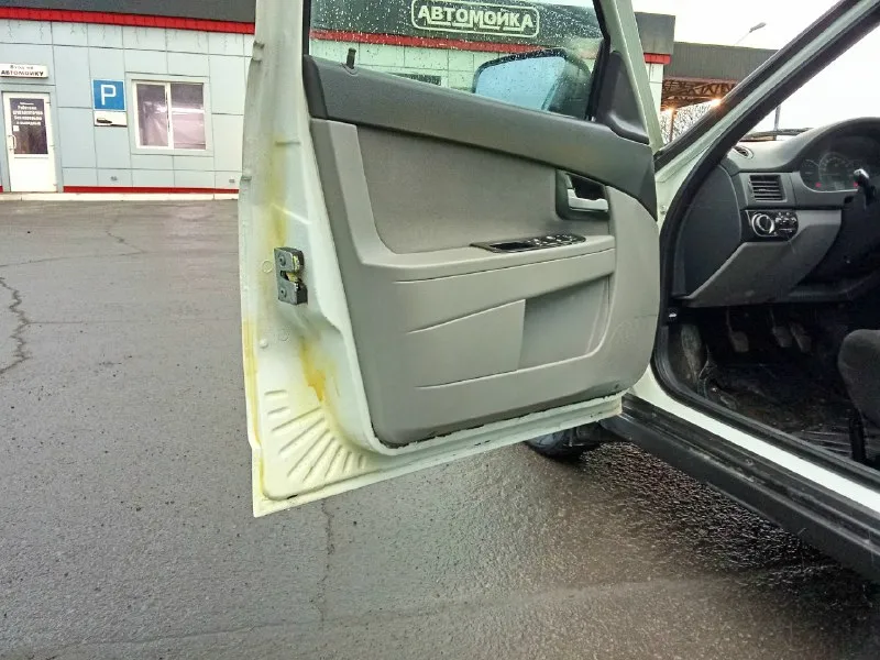 Доброго времени суток продам ваз приора 2013 года выпуска машина в хорошем состояние как внешне так и технически всё работает всё светится машина надёжная не где не подводила езжу каждый день двигатель 16v 124 клапана не гнёт работает ровно масло не ест кпп работает хорошо не хрустит не выбивает техническая часть отлично комплектация abs электрорегулировка стёкл стеклоподъемники эур подушка безопасности обычная музыка дно пороги не гнилые машина сел и поехал без заморочек осмотр (макеевка) тел (+79493540754 иван ) цена (390.000₽) торг при осмотре 📞 звоните: +7(949)3540754 - фотография - 7