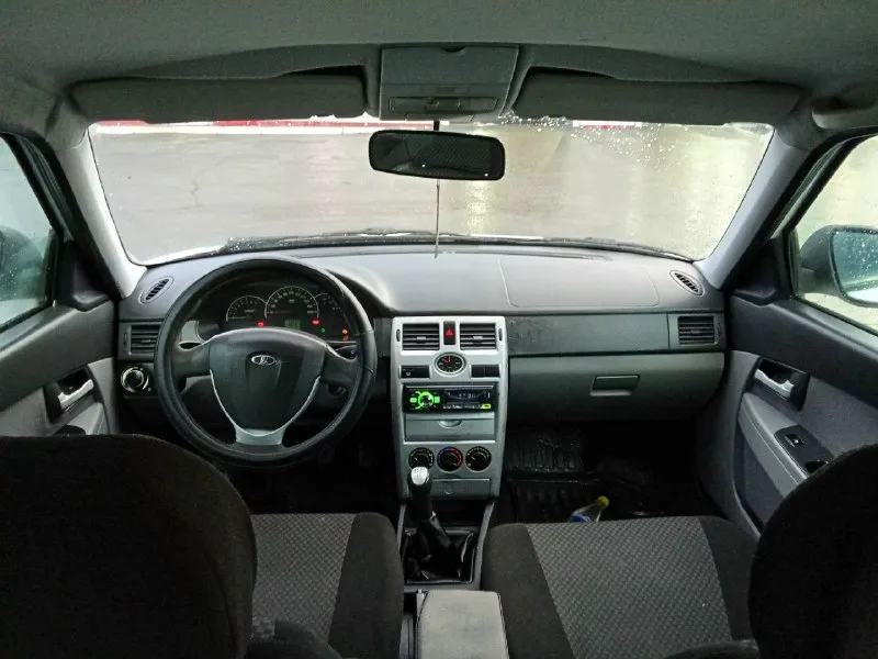 Доброго времени суток продам ваз приора 2013 года выпуска машина в хорошем состояние как внешне так и технически всё работает всё светится машина надёжная не где не подводила езжу каждый день двигатель 16v 124 клапана не гнёт работает ровно масло не ест кпп работает хорошо не хрустит не выбивает техническая часть отлично комплектация abs электрорегулировка стёкл стеклоподъемники эур подушка безопасности обычная музыка дно пороги не гнилые машина сел и поехал без заморочек осмотр (макеевка) тел (+79493540754 иван ) цена (390.000₽) торг при осмотре 📞 звоните: +7(949)3540754 - фотография - 9