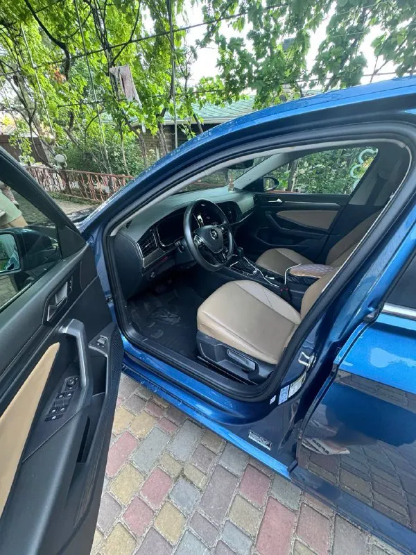 Срочная продажа ‼️ продам личный автомобиль jetta mk 7 2020 год во владение 2 года масло меняется каждые 5-6 км новые тормозные колодки в круг отдам с ней второй комплект дисков с резиной r18 цена 1.700 и торг звоните +7949 714 55 34 📞 звоните: +7(949)7145534 - фотография - 3