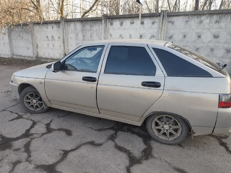 Продам ваз 2112 16к бодрый мотор, не дымит, не троит, коробка переключает отлично, не хрустит, не выбивает. ходовая не гремит на 4+, стойки ss20 сочный выхлоп 🤤🤤🤤 машина сел и поехал, есть нюансы по лкп, музыка играет, печка жарит, есть не значительные моменты по дно, стаканы, лонжероны в отличном состоянии осмотр г. макеевка +79493986416 цена 200к 📞 звоните: +7(949)3986416 - фотография - 6