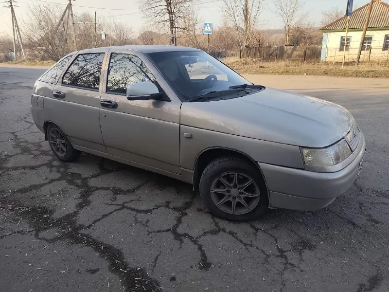 Продам ваз 2112 16к бодрый мотор, не дымит, не троит, коробка переключает отлично, не хрустит, не выбивает. ходовая не гремит на 4+, стойки ss20 сочный выхлоп 🤤🤤🤤 машина сел и поехал, есть нюансы по лкп, музыка играет, печка жарит, есть не значительные моменты по дно, стаканы, лонжероны в отличном состоянии осмотр г. макеевка +79493986416 цена 200к 📞 звоните: +7(949)3986416 - фотография - 9