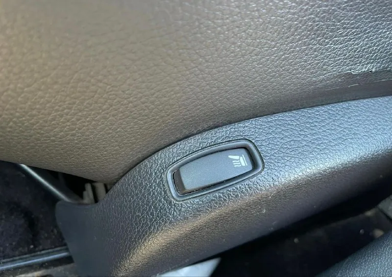 Renault stepway 2012 1.6, at, кондиционер, гур, подогрев сидений, центральный замок, кузов ровный, 2 окраса вторичка, резина зима шипы, юридически чистый автомобиль, 🚗 +79493167195, связь глушат, если не дозвонитесь пишите в телеграмм, 560 рублей мариуполь, обмен. - фотография - 8