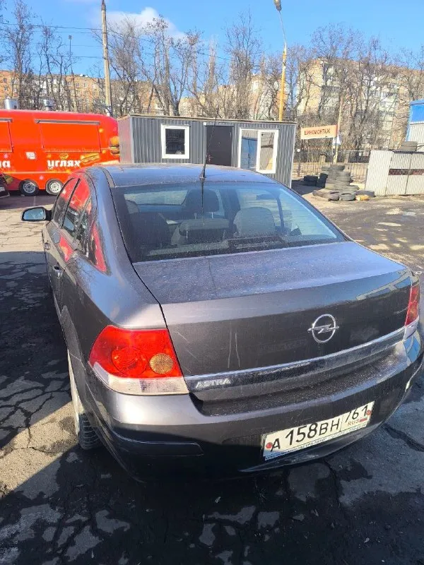 Продам опель астра h 2008 год, мотор 1.6 коробка автомат. пробег 86 тысяч километров (оригинальный 100 процентов). кузов весь в заводском окрасе включая бампера, все стекла родные. машина в идеальном состоянии местная эксплуатация. с ухоженным салоном и идеальной работой двигателя. идеальное состояние дна. цена 800 тысяч рублей. город макеевка +79493277577 - фотография - 6