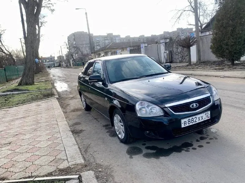 Доброго времени суток. продам ваз priora 2009г 16кл двигатель работает отлично масло не жрет. коробка не хрустит не выбивает скорости включаются плавно, ходовая мягкая тихая, за машиной следили и ухаживали, днище целое, стаканы задние, передние целые, низа дверей тоже целые, пробег заводской 178000т км. комплектация: кондиционер, abs, эур, магнитола usb, aux, подушка безопасности, за авто вообще не стыдно, с документами тоже полный порядок переоформление без проблем, машина без дтп, остекление все заводское, остальные вопросы по телефону +7949-329-65-85 телеграмм тоже на этом номере. цена 410000т. р торг у капота осмотр г. харцызск. всем добра👍 📞 звоните: +7(949)3296585 - фотография - 2