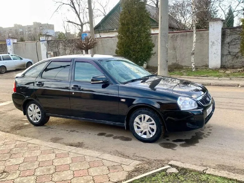 Доброго времени суток. продам ваз priora 2009г 16кл двигатель работает отлично масло не жрет. коробка не хрустит не выбивает скорости включаются плавно, ходовая мягкая тихая, за машиной следили и ухаживали, днище целое, стаканы задние, передние целые, низа дверей тоже целые, пробег заводской 178000т км. комплектация: кондиционер, abs, эур, магнитола usb, aux, подушка безопасности, за авто вообще не стыдно, с документами тоже полный порядок переоформление без проблем, машина без дтп, остекление все заводское, остальные вопросы по телефону +7949-329-65-85 телеграмм тоже на этом номере. цена 410000т. р торг у капота осмотр г. харцызск. всем добра👍 📞 звоните: +7(949)3296585 - фотография - 3