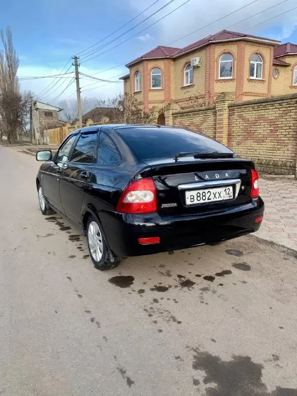 Доброго времени суток. продам ваз priora 2009г 16кл двигатель работает отлично масло не жрет. коробка не хрустит не выбивает скорости включаются плавно, ходовая мягкая тихая, за машиной следили и ухаживали, днище целое, стаканы задние, передние целые, низа дверей тоже целые, пробег заводской 178000т км. комплектация: кондиционер, abs, эур, магнитола usb, aux, подушка безопасности, за авто вообще не стыдно, с документами тоже полный порядок переоформление без проблем, машина без дтп, остекление все заводское, остальные вопросы по телефону +7949-329-65-85 телеграмм тоже на этом номере. цена 410000т. р торг у капота осмотр г. харцызск. всем добра👍 📞 звоните: +7(949)3296585 - фотография - 5