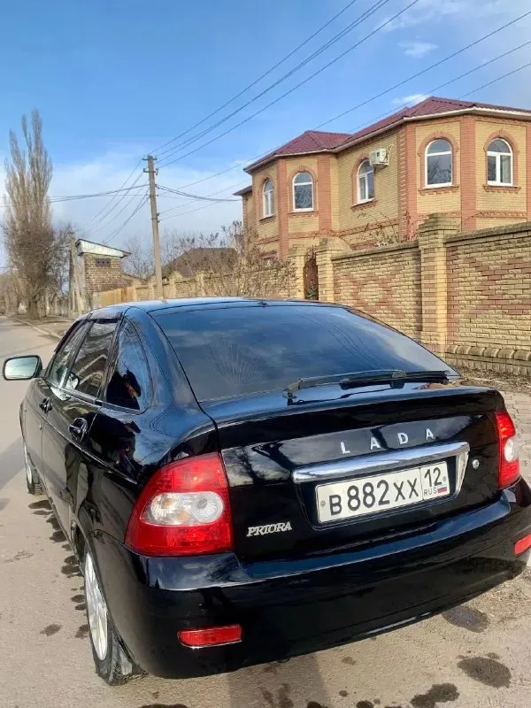 Доброго времени суток. продам ваз priora 2009г 16кл двигатель работает отлично масло не жрет. коробка не хрустит не выбивает скорости включаются плавно, ходовая мягкая тихая, за машиной следили и ухаживали, днище целое, стаканы задние, передние целые, низа дверей тоже целые, пробег заводской 178000т км. комплектация: кондиционер, abs, эур, магнитола usb, aux, подушка безопасности, за авто вообще не стыдно, с документами тоже полный порядок переоформление без проблем, машина без дтп, остекление все заводское, остальные вопросы по телефону +7949-329-65-85 телеграмм тоже на этом номере. цена 410000т. р торг у капота осмотр г. харцызск. всем добра👍 📞 звоните: +7(949)3296585 - фотография - 7