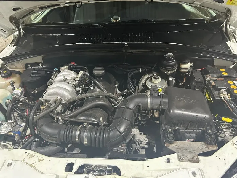 Нива chevrolet 2013 года выпуска. машина в отличном техническом состоянии! мосты коробка раздатка работают без каких либо нареканий! ничего нигде не течет не сопливит! вся в заводской краске, в дтп не была, стекла все родные! по документам полный порядок, я хозяин, установлен газ вписан, тех осмотр есть! за машину не стыдно! любые проверки за ваш счет! на смотрины не езжу! все вопросы по телефону +79591770944! луганск. цена 750 тысяч рублей, торг возле капота. всем добра! 📞 звоните: +7(959)1770944 - фотография - 5