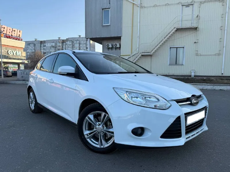 Ford focus, 2012 г. атмосферный бензиновый двигатель 1.6 л. пробег — 170 500 км. автомобиль в хорошем состоянии: — кузов оцинкован, стекла оригинальные, все системы безопасности исправны. — максимальная комплектация: датчики света и дождя, двухзонный климат-контроль, мультируль, подогрев зоны дворников, все 4 электростеклоподъемника, складывание зеркал, парктроники и многое другое. — двигатель работает ровно, без посторонних шумов и ошибок. — коробка передач переключается четко. — полностью обслужен, не требует дополнительных вложений. пройден техосмотр, готов к постановке на учет в мрэо. цена: 750 000 руб. город: донецк. телефон: +7 949 371-08-26 (есть telegram). по запросу вышлем видеообзор автомобиля. - фотография - 2