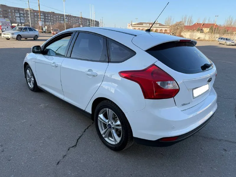 Ford focus, 2012 г. атмосферный бензиновый двигатель 1.6 л. пробег — 170 500 км. автомобиль в хорошем состоянии: — кузов оцинкован, стекла оригинальные, все системы безопасности исправны. — максимальная комплектация: датчики света и дождя, двухзонный климат-контроль, мультируль, подогрев зоны дворников, все 4 электростеклоподъемника, складывание зеркал, парктроники и многое другое. — двигатель работает ровно, без посторонних шумов и ошибок. — коробка передач переключается четко. — полностью обслужен, не требует дополнительных вложений. пройден техосмотр, готов к постановке на учет в мрэо. цена: 750 000 руб. город: донецк. телефон: +7 949 371-08-26 (есть telegram). по запросу вышлем видеообзор автомобиля. - фотография - 4