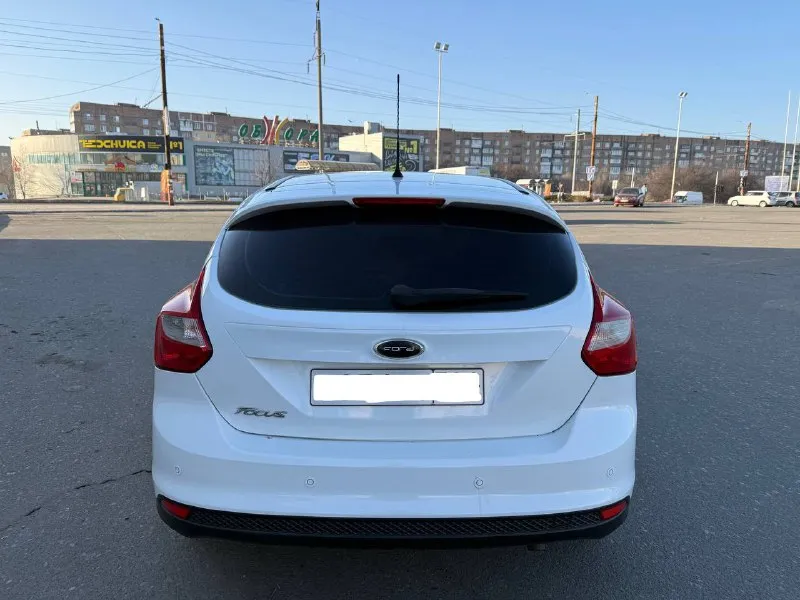 Ford focus, 2012 г. атмосферный бензиновый двигатель 1.6 л. пробег — 170 500 км. автомобиль в хорошем состоянии: — кузов оцинкован, стекла оригинальные, все системы безопасности исправны. — максимальная комплектация: датчики света и дождя, двухзонный климат-контроль, мультируль, подогрев зоны дворников, все 4 электростеклоподъемника, складывание зеркал, парктроники и многое другое. — двигатель работает ровно, без посторонних шумов и ошибок. — коробка передач переключается четко. — полностью обслужен, не требует дополнительных вложений. пройден техосмотр, готов к постановке на учет в мрэо. цена: 750 000 руб. город: донецк. телефон: +7 949 371-08-26 (есть telegram). по запросу вышлем видеообзор автомобиля. - фотография - 6