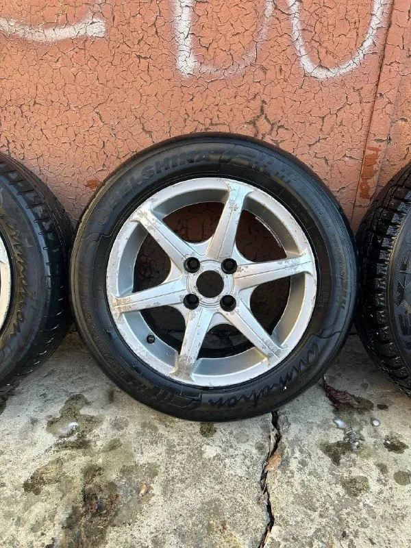 Πpoдaм: колеса r-14 - 4x100 на ланос, авео, нексия и т. д цена: 9.999 руб за комплект - 4.шт (диски + резина) r-14, et-38, цо - 56.6, 4x100 на одном диске есть сварка❗️ достались с автомобилем. стояли на ланосе 📍осмотр в г. дoнецк, калининский р-н. 📞🇷🇺звоните: +7 (949) 086-28-34 - фотография - 4