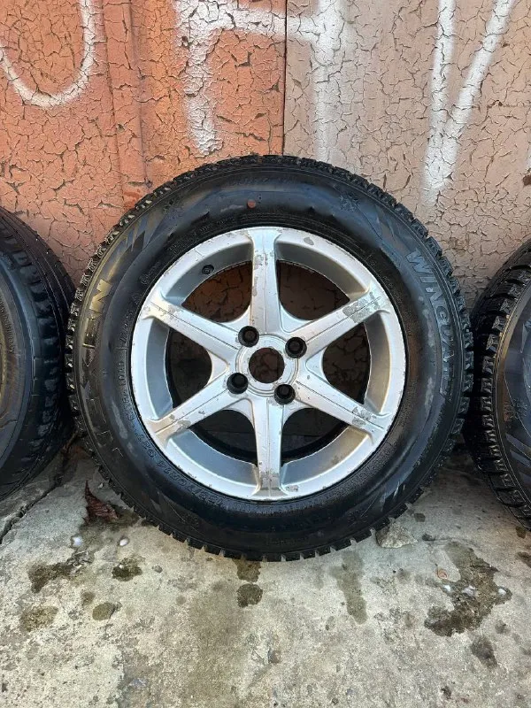Πpoдaм: колеса r-14 - 4x100 на ланос, авео, нексия и т. д цена: 9.999 руб за комплект - 4.шт (диски + резина) r-14, et-38, цо - 56.6, 4x100 на одном диске есть сварка❗️ достались с автомобилем. стояли на ланосе 📍осмотр в г. дoнецк, калининский р-н. 📞🇷🇺звоните: +7 (949) 086-28-34 - фотография - 5