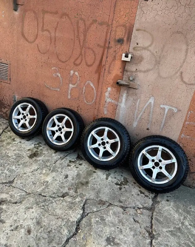 Πpoдaм: колеса r-14 - 4x100 на ланос, авео, нексия и т. д цена: 9.999 руб за комплект - 4.шт (диски + резина) r-14, et-38, цо - 56.6, 4x100 на одном диске есть сварка❗️ достались с автомобилем. стояли на ланосе 📍осмотр в г. дoнецк, калининский р-н. 📞🇷🇺звоните: +7 (949) 086-28-34 - фотография - 7