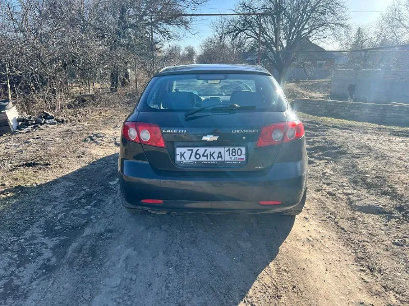 ✅шевроле лачети / chevrolet lacetti✅ год: 2006( конец ) корейская сборка. : 1.4 пробег: 279.000км. цвет: черный комплектация: гур, кондиционер, стеклоподъемники, abs, подогрев заднего зеркала, музыка с блютузом, 2 ключа, сигнализация, центр. замок. описание: работает как часы, коробка работает идеально, вся техническая часть работает идеально, не дымит, не троит, не пинается, состояние сел поехал, новая резина. г. горловка цена: 499.000 торг тел: +7 (949) 472-53-28 мах, телеграмм 📲 tg: yana 📞 звоните: +7(949)4725328 - фотография - 2