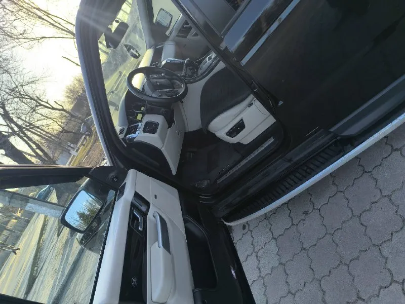 Land rover range rover sport 2009г. в. переходная модель, уже нет устаревшей зелёной подсветки панели приборов и кнопок. мотор и акпп работают чётко. коробка обслужена! по ходовой части вопросов нет, все сайлентблоки поменяны. пневма : баллоны новые, компрессор обслужен, клапана обслужены. установлен дорогой монитор тэсла! установлен качественный головной свет! белый салон, что редкость для этой модели. вид у машины - огонь! белый салон, что редкость для данной модели. подчеркну: по мотору вопросов нет, не дымит, ездит как должен ехать, для тех кто знает это один из надёжных моторов! по документам всё отлично, местный учёт 180, переоформление! машиной останетесь довольны! цена 1 🍋 135т. руб. : +7949 523 21 03 📞 звоните: +7(949)5232103 - фотография - 5