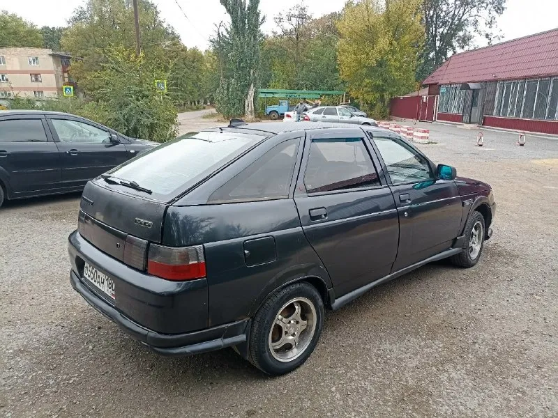 Продаётся ваз 2112 в нормальном состоянии 2006 года, инжектор 16 v. по технике всё хорошо, стоит газ евро 4 зарегистрированный в мрэо. комплект зимней резины на штампах с машиной. цена 180 тыс. руб. ! +79493609934 +79493728371 📞 звоните: +7(949)3609934 - фотография - 3