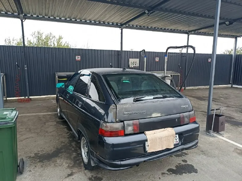 Продаётся ваз 2112 в нормальном состоянии 2006 года, инжектор 16 v. по технике всё хорошо, стоит газ евро 4 зарегистрированный в мрэо. комплект зимней резины на штампах с машиной. цена 180 тыс. руб. ! +79493609934 +79493728371 📞 звоните: +7(949)3609934 - фотография - 4