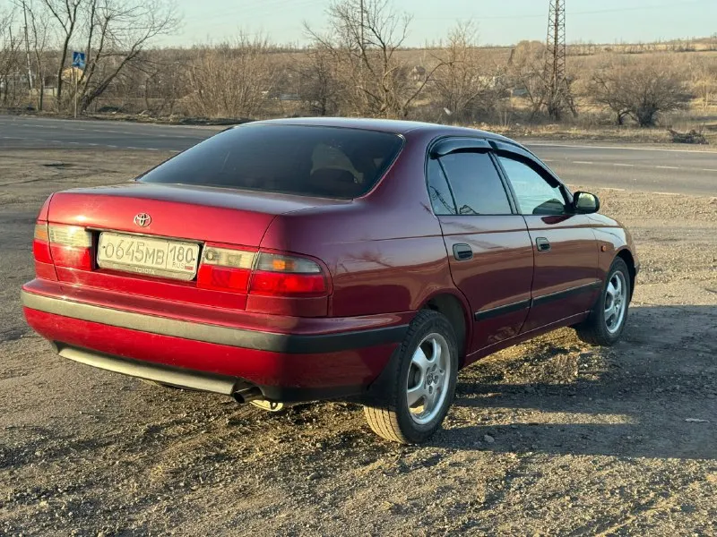 Toyota carina e, 1.6 продам личный авто в отличном состоянии, вложено много сил, денег не жалел. кондиционер, гур, абс, 4 стеклоподъемника, электронные зеркала, подогрев сидений. состояние кузова и днища идеально, любые проверки, заводские пороги и днище не варилось. обработана в 2 слоя антикором, скрытые полости покрыты мовилем. мотор в отличном состоянии, работает очень тихо, коробка в идеале. салон настоящий японский велюр, в очень хорошем состоянии. по машине очень много сделано, расскажу при встрече. тот кто ищет действительно надежный и простой в эксплуатации автомобиль с комфортом - это отличный вариант. находится в макеевке цена:440 000( торг строго у капота) +79493574105 📞 звоните: +7(949)3574105 - фотография - 3