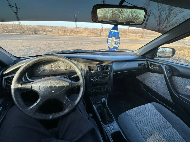 Toyota carina e, 1.6 продам личный авто в отличном состоянии, вложено много сил, денег не жалел. кондиционер, гур, абс, 4 стеклоподъемника, электронные зеркала, подогрев сидений. состояние кузова и днища идеально, любые проверки, заводские пороги и днище не варилось. обработана в 2 слоя антикором, скрытые полости покрыты мовилем. мотор в отличном состоянии, работает очень тихо, коробка в идеале. салон настоящий японский велюр, в очень хорошем состоянии. по машине очень много сделано, расскажу при встрече. тот кто ищет действительно надежный и простой в эксплуатации автомобиль с комфортом - это отличный вариант. находится в макеевке цена:440 000( торг строго у капота) +79493574105 📞 звоните: +7(949)3574105 - фотография - 5