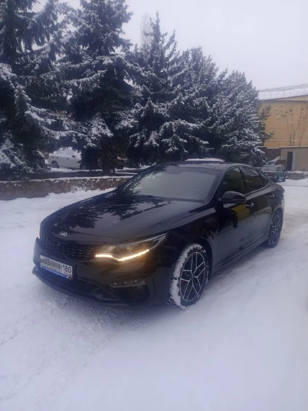 Продам автомобиль kia optima 2019 года. машина официальная, не пригон. комплектация: gt line кожаный салон, электропакет передних сидений, подсветка по контуру, обогрев всех сидений, руля, боковых зеркал, обдув передних сидений, 2-х зонный климат контроль, премиум музыка harman/kardon, датчики слепых зон, давления, дождя и света, auto hold, start/stop, бесключевой доступ, авто затемняющее стекло заднего вида, панорамная крыша, мультимедиа (android auto, apple carplay), камера 360°, авто парковка, круиз контроль. заводской обвес gt. диски r18. мотор 2.4, автомат. 157.000 км родного пробега. цена: 1.700.000₽ срочно тел: +7-949-978-61-00 - фотография - 4