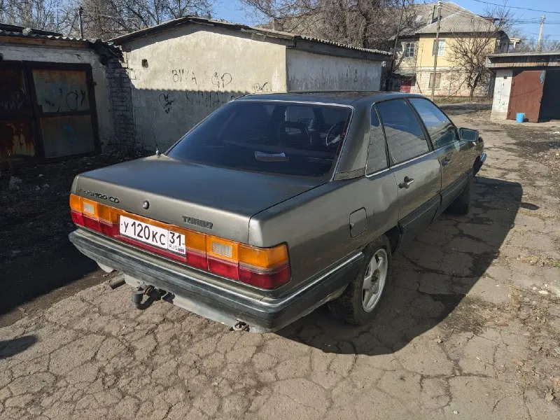 Audi 100 с3, 1983, 150 т. р. двигатель 2.3. колёса r15. продажа по техпаспорту. г. шахтёрск +79494652082 📲 tg: кирилл 📞 звоните: +7(949)4652082 - фотография - 4