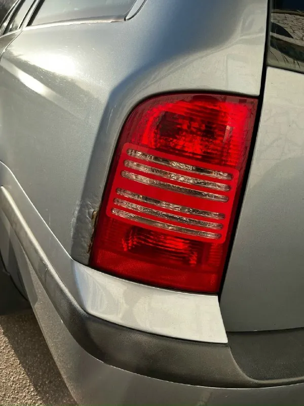 Продам skoda octavia tour 2004 год находится город енакиево цена 570.000руб разумный торг возле капота продажа от собственника регион 180 мотор 1.6 бензин коробка механика пробег 244.435км кондиционер есть печка греет резина зима-лето кузов в хорошем состояние живой, не битый не крашен, есть пару моментов не критично на фото видно. двигатель работает хорошо, коробка тоже нужно поменять рулевую тягу она куплена отдадим вмести с машиной а в остальном машина сел и поехал. продажа с связи покупкой новой машины, по этому с продажей не спешу. тел +79493383917 связь бывает плохая на этом номер есть тг или пишите в личные сообщение. 📞 звоните: +7(949)3383917 - фотография - 5