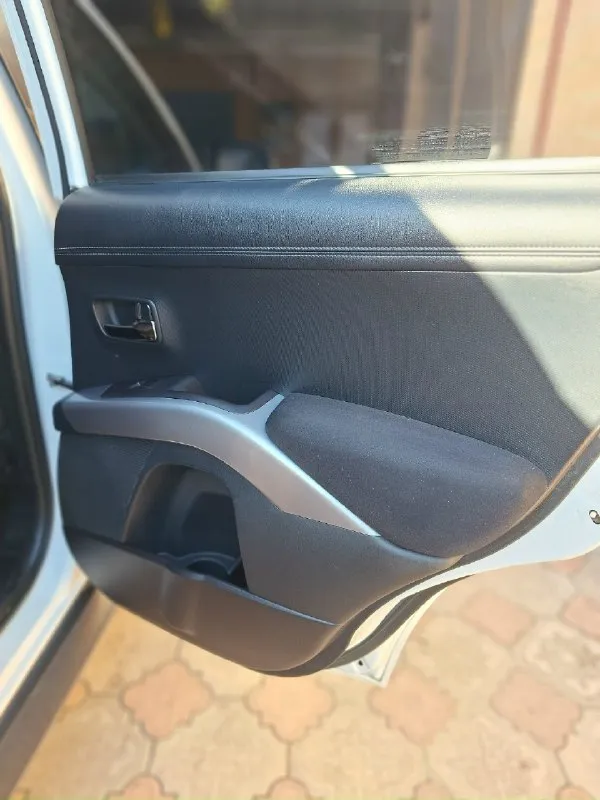 Mitsubishi outlander xl 2012 год двигатель 2.0л (150л. с. ) коробка cvt(вариатор) подключаемый полный привод, блокировка дифференциала, abs, анти занос пробег 162000км покупался в 2012 году в донецке в автосалоне, я один хозяин автомобиль в отличном состоянии, без дтп, в родном окрасе комплектация: климат-контроль, подогрев сидений, подогрев зеркал, лобового стекла, заднего стекла, usb, bluetooth, hands free (громкая связь) цена: 1700000руб авто находится в амвросиевке, могу приехать в донецк +7(949) 339-16-49 телеграм +7(977) 014-63-42 📞 звоните: +7(949)3391649 - фотография - 9