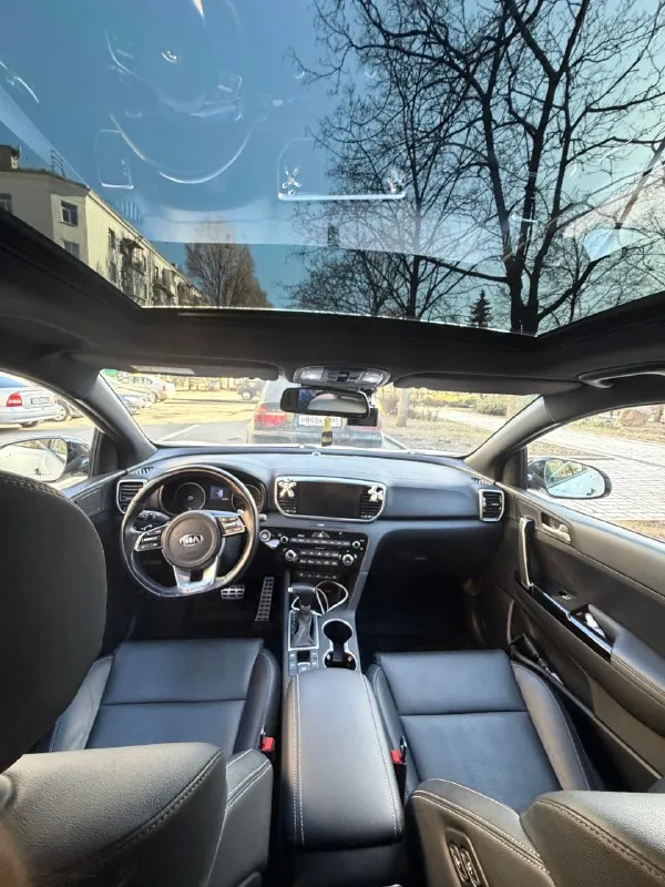 Продам kia sportage 2019 привод передний, 2.0 на 184 л. с., 8 а/т, весь кузов в родной краске, без подкрасов и дтп. пригнан из кореи. пробег 101 тыс. км своевременное обслуживание, в техническом плане вопросов нет. adblue работает, проблем никаких нет. не отшивал, так как не вижу смысла трогать рабочие элементы. комплектация signature (самая полная для этой модели за исключением музыки jbl и камер 360) машина 2 года во владении, ездит супруга. цена 2.65 млн. рублей (торг имеется) два комплекта колес. осмотр донецк +79493004309 📞 звоните: +7(949)3004309 - фотография - 7