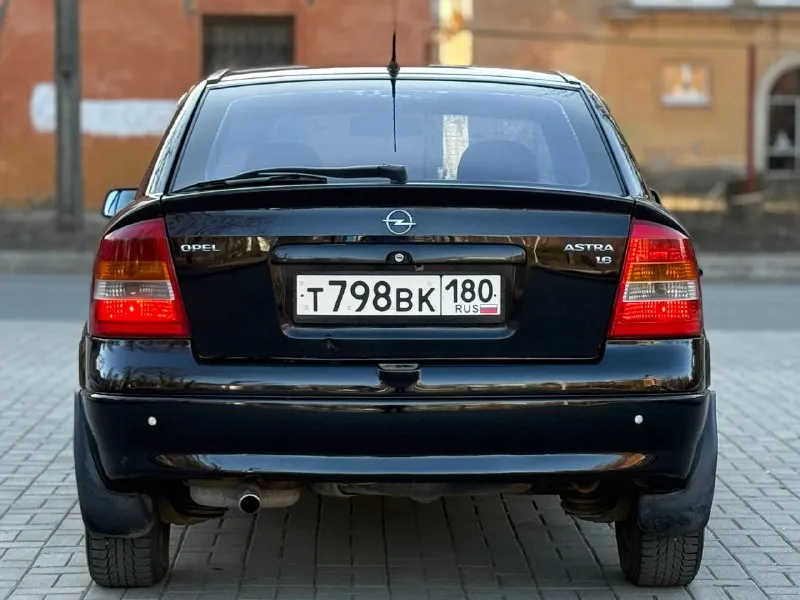 Продам opel astra 1.6 надежный автомобиль 2003г. выпуска в отличном состоянии! 1 владелец, без дтп! пробег родной 193.000! идеальное состояние кузова, ржавчины нет совсем, пороги целые, не гнилые. по технической части нареканий нет, мотор работает плавно и ровно, коробка тоже работает мягко. подвеска в хорошем состоянии, не стучит, не гремит. комплектация. кондиционер, подогрев сидений, 2 подушки безопасности, 2 эл. стеклоподъемника, подогрев зеркал, электрорегулеровка зеркал, диски r15, хорошая музыка, комплект ключей, остальные вопросы по телефону +79494958326 цена 435тыс ₽ торг у капота хорошему покупателю. плохая связь звоните. telegram +79494958326 📲 tg: petya maklyak 📞 звоните: +7(949)4958326 - фотография - 3