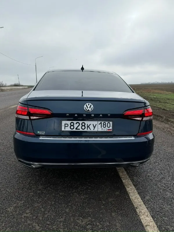 ‼️‼️продам срочно‼️‼️✅ марка: volkswagen passat b8 ✅год: 2021 ✅мотор: 2.0 turbo ✅коробка:акпп автомобиль в новом состоянии, по технической части нет никаких нареканий, все обслужено и вложений не требует, мотор и коробка работают без каких либо проблем. ✅ комплектация: по комплектации: кожаный салон, полный эл. стеклопакет, эл. регулирвка зеркал и подогрев, двухзонный климат контроль с подогревом сидений, отличная мультимедиа с камерой заднего вида и carplay, парктроники, бесключевой доступ, бортовой компьютер, мультируль, эл. регулировка сидений, люк, датчики света, дождя, удержание полосы движения и тд. ✅цена : 2.450.000 рублей, торг🔥 ✅все интересующиеся вопросы задавайте лучше по номеру телефона, все расскажу по автомобилю! любые проверки без проблем! ✅автомобиль находится в г. комсомольское старобешевский р-н +7 (949) 500-87-07 📞 звоните: +7(949)5008707 - фотография - 2