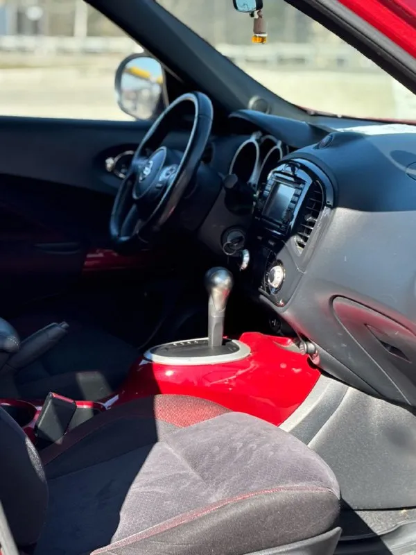 Nissan juke 2012 1.6 бензин родной пробег 124 тыс км весь автомобиль в родном окрасе все остекление, включая лобовое - заводское. 2 собственника, птс оригинал. состояние автомобиля идеальное. технически идеален, коробка, двигатель, ходовая без малейшего нарекания. максимальная комплектация за исключением кожи. летняя резина continental. ключ с заводской биркой. любой вид переоформления. цена 1.100.000 торг при осмотре. +79494330000 +79493485992 - фотография - 7