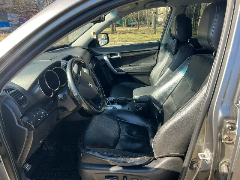 Срочно !!! продам kia соренто 2009г 2.4л! полный привод! машина моя, не перекуп! вложил много денег! цена 1.150 000 все вопросы по телефону +79491042900 📞 звоните: +7(949)1042900 - фотография - 7