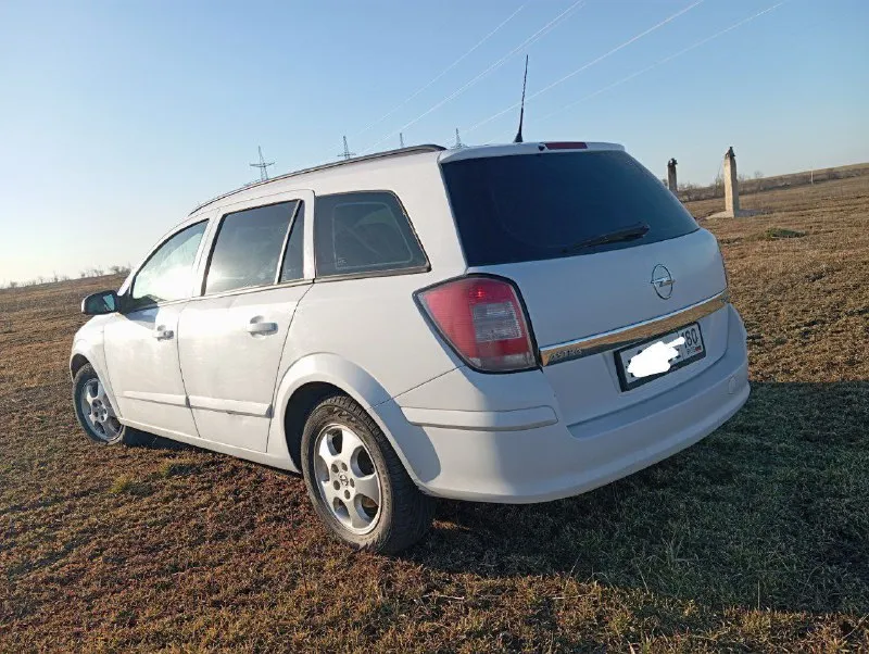 Продам машину opel astra h, 1.7 cdti 2007 года пробег 196 т. механическая коробка передач, 5-ти ступенчатая кондиционер был кап. ремонт двигателя и турбины на 174 т. заменены фары, стоит хороший свет. отшит egr, прошита на 1 stage заменены задние супорта и тормозные диски в круг ходовая часть без нареканий салон ухоженный, в машине не курили. из нюансов имеются сколы на капоте и прежним хозяином замята задняя дверь не критично! цена 670 уместен разумный торг! за дополнительной информацией писать в личку или по номеру телефона +79497150263 г. мариуполь 📲 tg:. .. 📞 звоните: +7(949)7150263 - фотография - 2