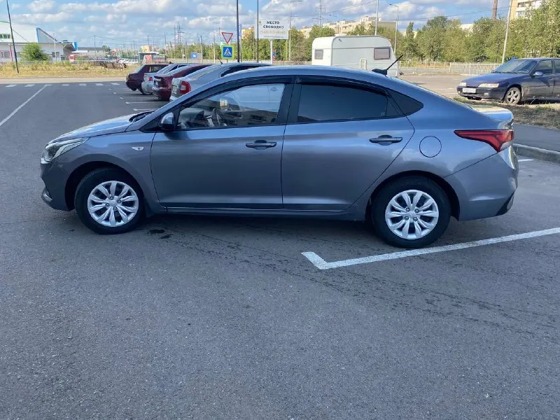 Срочно ‼️ hyundai solaris 2019г автомобиль в хорошем состоянии, вложений никаких не требует. ходовка обслужена. и коробка работают отлично. все кнопочки работают, кондиционер холодит, два комплекта резины. надёжный экономичный автомобиль. я хозяин пробег 137т цена 1220000 тел. +79497287598 📲 tg: жека 📞 звоните: +7(949)7287598 - фотография - 2