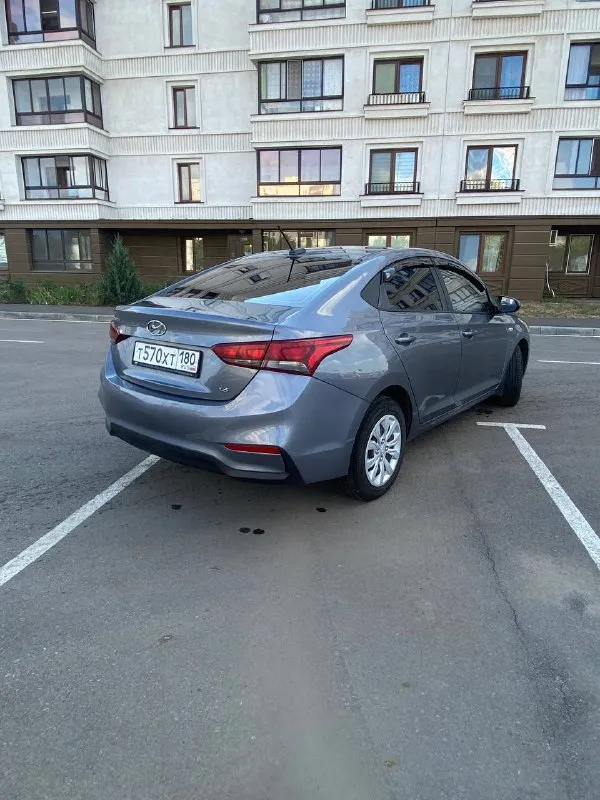 Срочно ‼️ hyundai solaris 2019г автомобиль в хорошем состоянии, вложений никаких не требует. ходовка обслужена. и коробка работают отлично. все кнопочки работают, кондиционер холодит, два комплекта резины. надёжный экономичный автомобиль. я хозяин пробег 137т цена 1220000 тел. +79497287598 📲 tg: жека 📞 звоните: +7(949)7287598 - фотография - 3