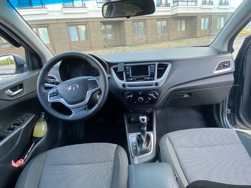 Срочно ‼️ hyundai solaris 2019г автомобиль в хорошем состоянии, вложений никаких не требует. ходовка обслужена. и коробка работают отлично. все кнопочки работают, кондиционер холодит, два комплекта резины. надёжный экономичный автомобиль. я хозяин пробег 137т цена 1220000 тел. +79497287598 📲 tg: жека 📞 звоните: +7(949)7287598 - фотография - 5