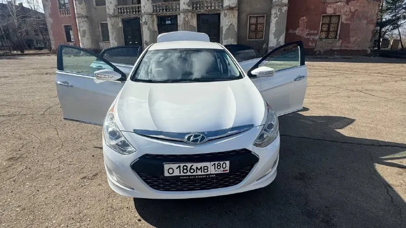 Продам hyundai sonata 2013г 2.4 бензин hybrid пробег 168т. миль цена:1000050 торг любые виды переофо... - фотография