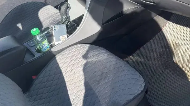 Продам hyundai sonata 2013г 2.4 бензин hybrid пробег 168т. миль цена:1000050 торг любые виды переоформления любые проверки коробка акпп 6ст. датчики давления в шинах, типтроник, круиз контроль, abs, esp, датчик света, электроусилитель руля, датчик дождя, климат контроль, мультируль, электро сиденье, электрозеркала, эко режим, usв, аuх, вluetooth. стекла все родные. авто обслужено, доедет куда угодно. +79495307100 - фотография - 5