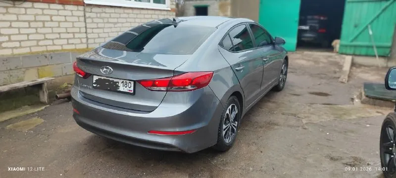 Hyundai elantra vi 2018 год 2.0 6-ст 150 л. с. родной пробег 83 тыс. км машина в отличном техническом и эстетическом состоянии, обслужена и ухожена. хорошая комплектация: - бесключевой доступ, - 2 ключа, - 6-ти ступенчатый автомат с 3 режимами: eco-standart-sport, - - кондиционер, - мультируль, - круиз-контроль, - 2х-зонный климат-контроль, - подогрев сидений, - люк, - цветной многофункциональный монитор teyes с камерой заднего вида и carpay, - видеорегистратор, - датчик давления в шинах, - литые диски лето (резина continental), - литые диски зима (резина nokian), за машину не стыдно, продажа в связи с покупкой нового авто донецк, 1 570 млн, торг +7949 318 94 88 - фотография - 3