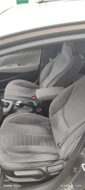 Hyundai elantra vi 2018 год 2.0 6-ст 150 л. с. родной пробег 83 тыс. км машина в отличном техническом и эстетическом состоянии, обслужена и ухожена. хорошая комплектация: - бесключевой доступ, - 2 ключа, - 6-ти ступенчатый автомат с 3 режимами: eco-standart-sport, - - кондиционер, - мультируль, - круиз-контроль, - 2х-зонный климат-контроль, - подогрев сидений, - люк, - цветной многофункциональный монитор teyes с камерой заднего вида и carpay, - видеорегистратор, - датчик давления в шинах, - литые диски лето (резина continental), - литые диски зима (резина nokian), за машину не стыдно, продажа в связи с покупкой нового авто донецк, 1 570 млн, торг +7949 318 94 88 - фотография - 9