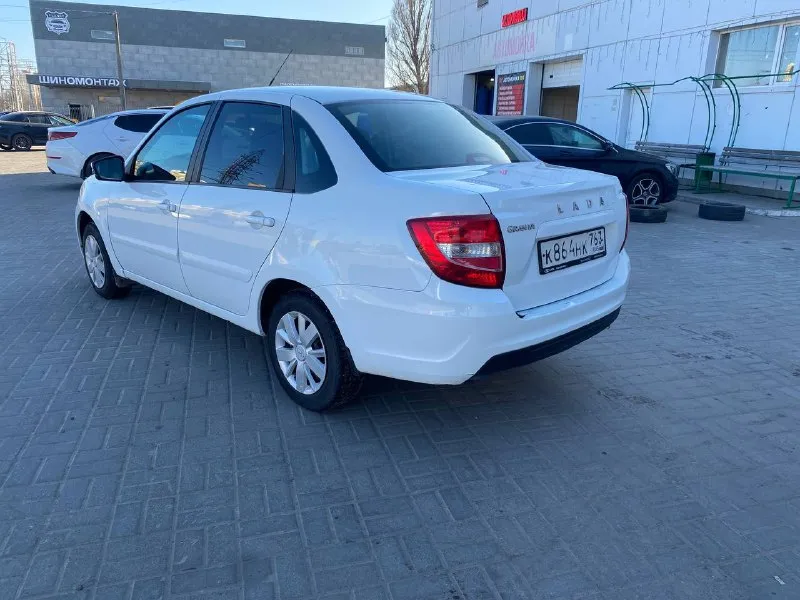 Продам лада гранта 2021 г. в с пробегом 84 000км авто в отличном состоянии, двигатель 8 клоп, работает идеально, ходовая идеал, коробка без нареканий, тормоза обслужены, кондиционер работает, авто абсолютно без вложений. документы в порядке, переоформление без проблем. авто находится в городе мариуполь цена 650 000руб +79495524307 - фотография - 4