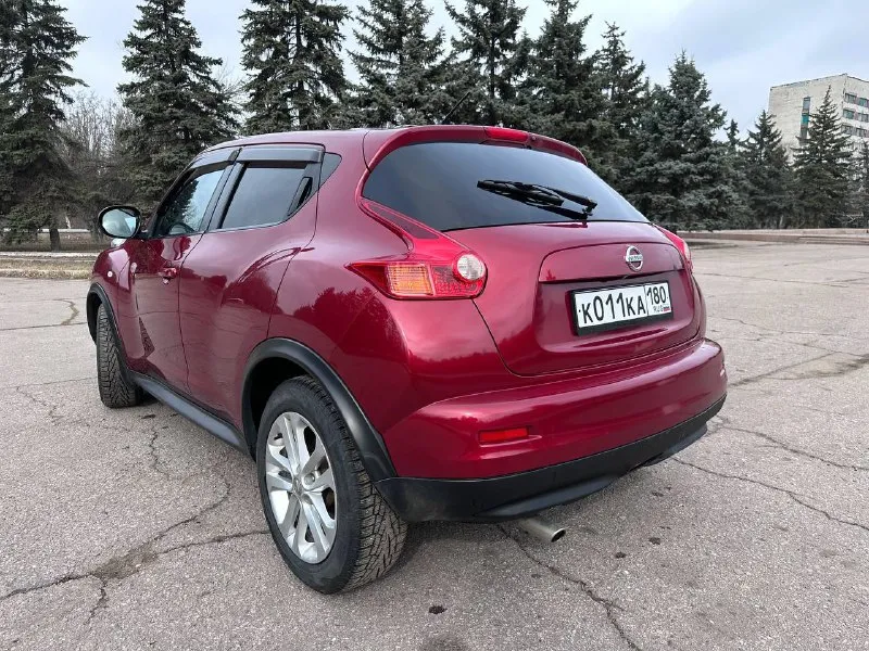 🔥 в продаже nissan juke 2012 года! состояние — сел и поехал! 🔥 ✅ двигатель: 1.6 / автомат ✅ пробег: 160 тыс. км ✅ дтп: не было (кузов в отличном состоянии) ✅ документы: я владелец, любое оформление. машина полностью обслужена. комплектация : сенсорный экран, навигация, климат, круиз, подогревы. салон в идеале. в подарок отдаю второй комплект резины! 🎁 💰 цена: 1 190 000 ₽ (торг уместен) 📍 место: горловка, енакиево 📞 связь: +79493644129 📲 tg: @dariapeeva 📞 звоните: +7(949)3644129 - фотография - 6