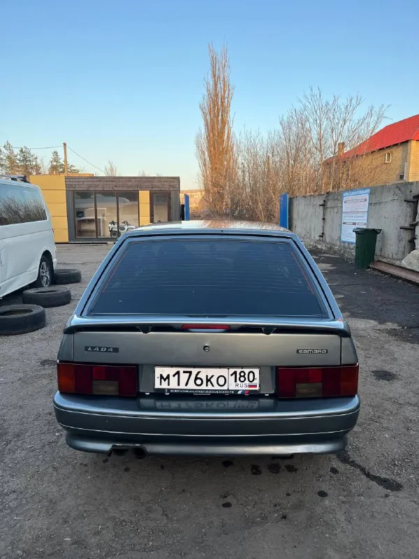 Продам ваз 2114 2008г. 1.6 8-клоп 273000 пробега 4-й владелец по птс кузов живой, мотор работает ровно не дымит не троит, коробка не выбивает все передачи работают четко, кузов живой, была сделана ходовка вкруг, все свежее сайлентблоки, шаровые, амортизаторы, рулевые наконечники и т. д., стоит очень хорошая музыка цена 380к (торг у капота) +79493808838 - фотография - 4